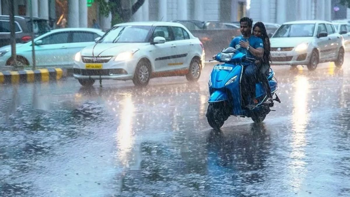 Kolkata Weather Update Rain Lashes City On Sunday Morning; More